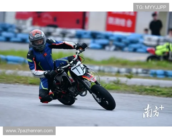 参加摩托车比赛，感受速度与激情的极致体验